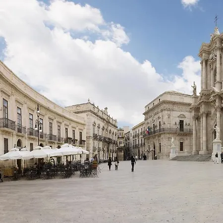 Trappeto Dellago With Sea View, Pool, Parking & Wi-fi