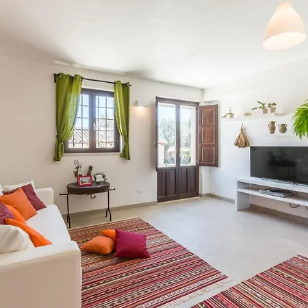 Trappeto Dellago With Sea View, Pool, Parking & Wi-fi * Avola