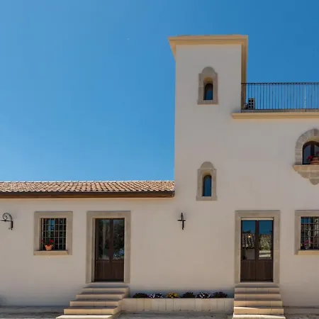 Trappeto Dellago With Sea View, Pool, Parking & Wi-fi