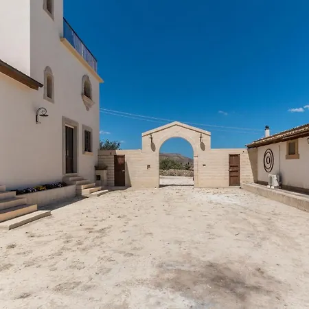 Trappeto Dellago With Sea View, Pool, Parking & Wi-fi * Avola