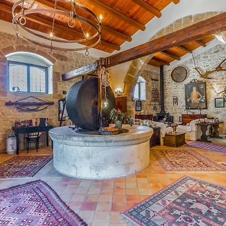 Trappeto Dellago With Sea View, Pool, Parking & Wi-fi *