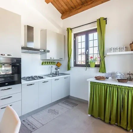 Villa Trappeto Dellago With Sea View, Pool, Parking & Wi-fi *