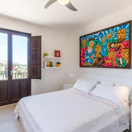 Trappeto Dellago With Sea View, Pool, Parking & Wi-fi Avola