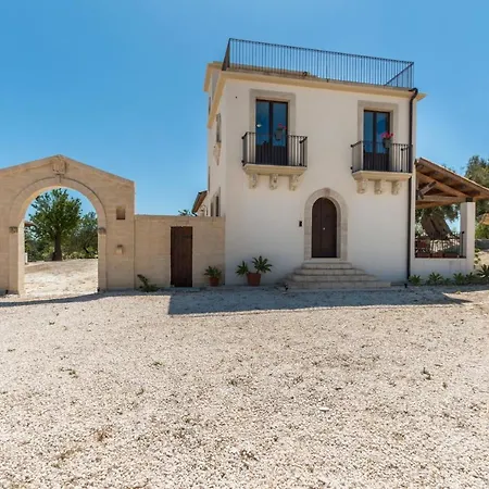 Trappeto Dellago With Sea View, Pool, Parking & Wi-fi